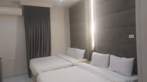 Basic Suite, Balcony, Desert View | In-room safe, blackout drapes, soundproofing, free WiFi