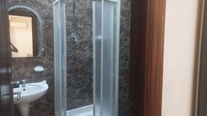 Basic Suite, Balcony, Desert View | Bathroom | Free toiletries, towels, soap, shampoo