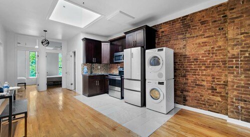 Private Balcony Room - Shared Luxurious Apartment - Central Harlem