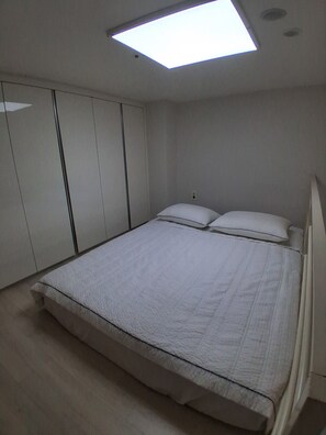 1 bedroom, WiFi, bed sheets