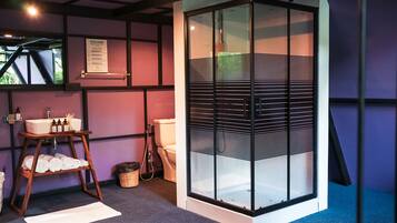 Doppelzimmer, Balkon, Meerblick | Badezimmer