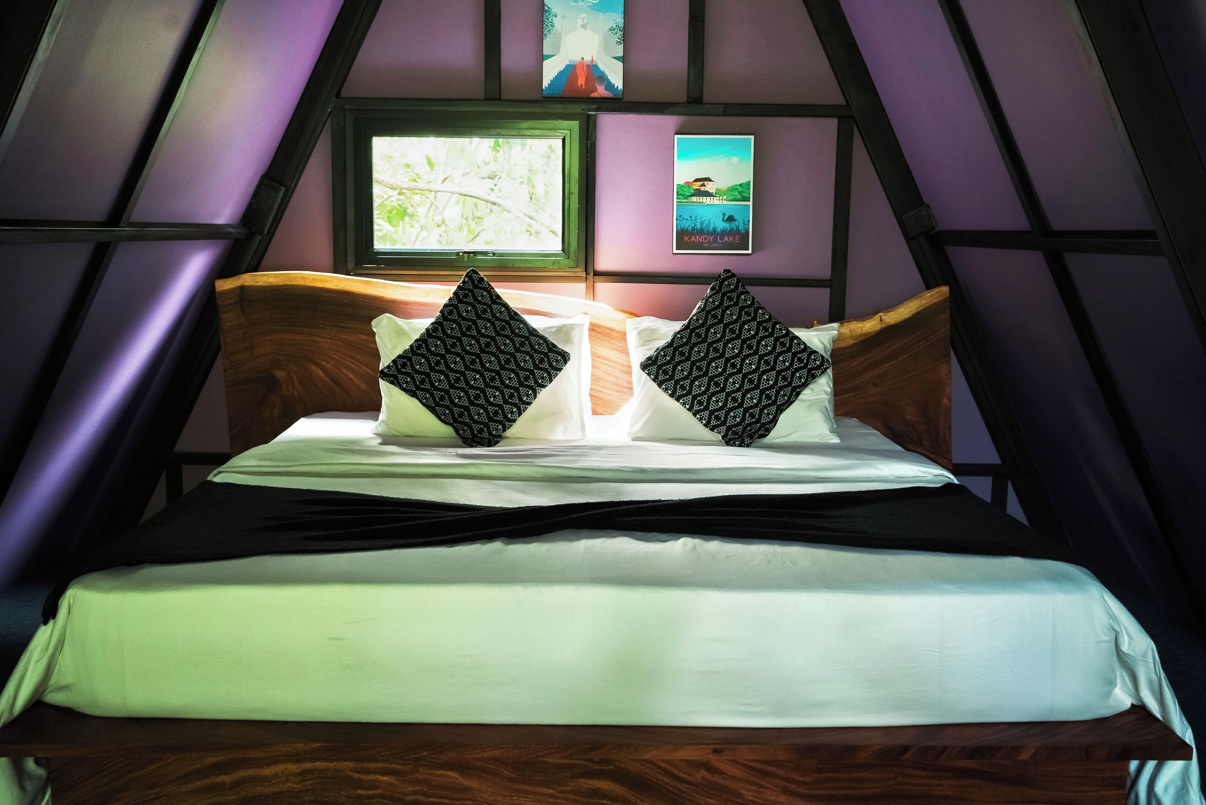 Double Room, Balcony, Sea View | Minibar, free WiFi, bed sheets