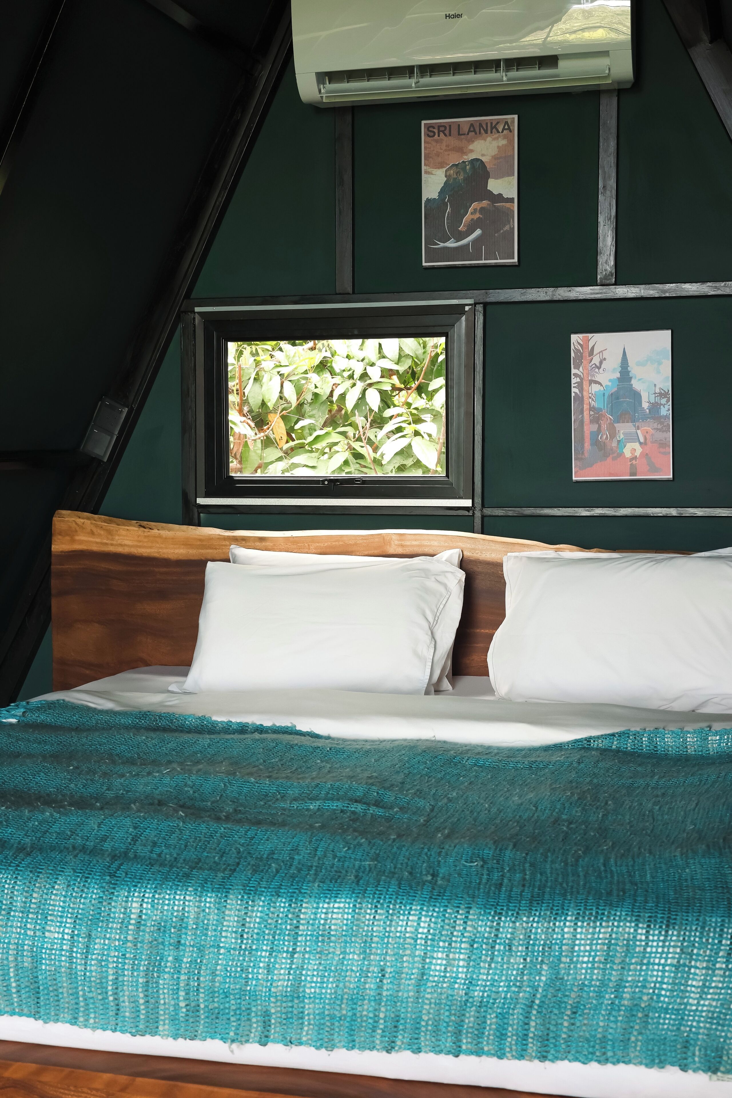 Double Room, Balcony, Sea View | Minibar, free WiFi, bed sheets