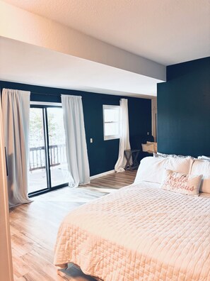 3 室のベッドルーム、アイロン / アイロン台、WiFi、ベッドシーツ