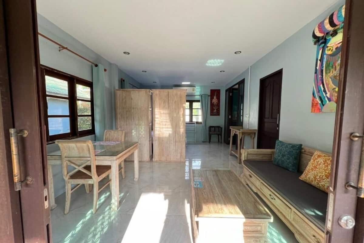 Vila família, vista para o pátio | Área de estar