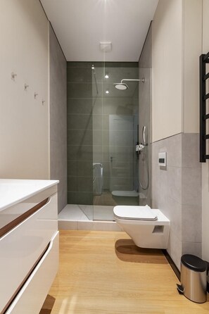Douche, articles de toilette écologiques, sÚche-cheveux