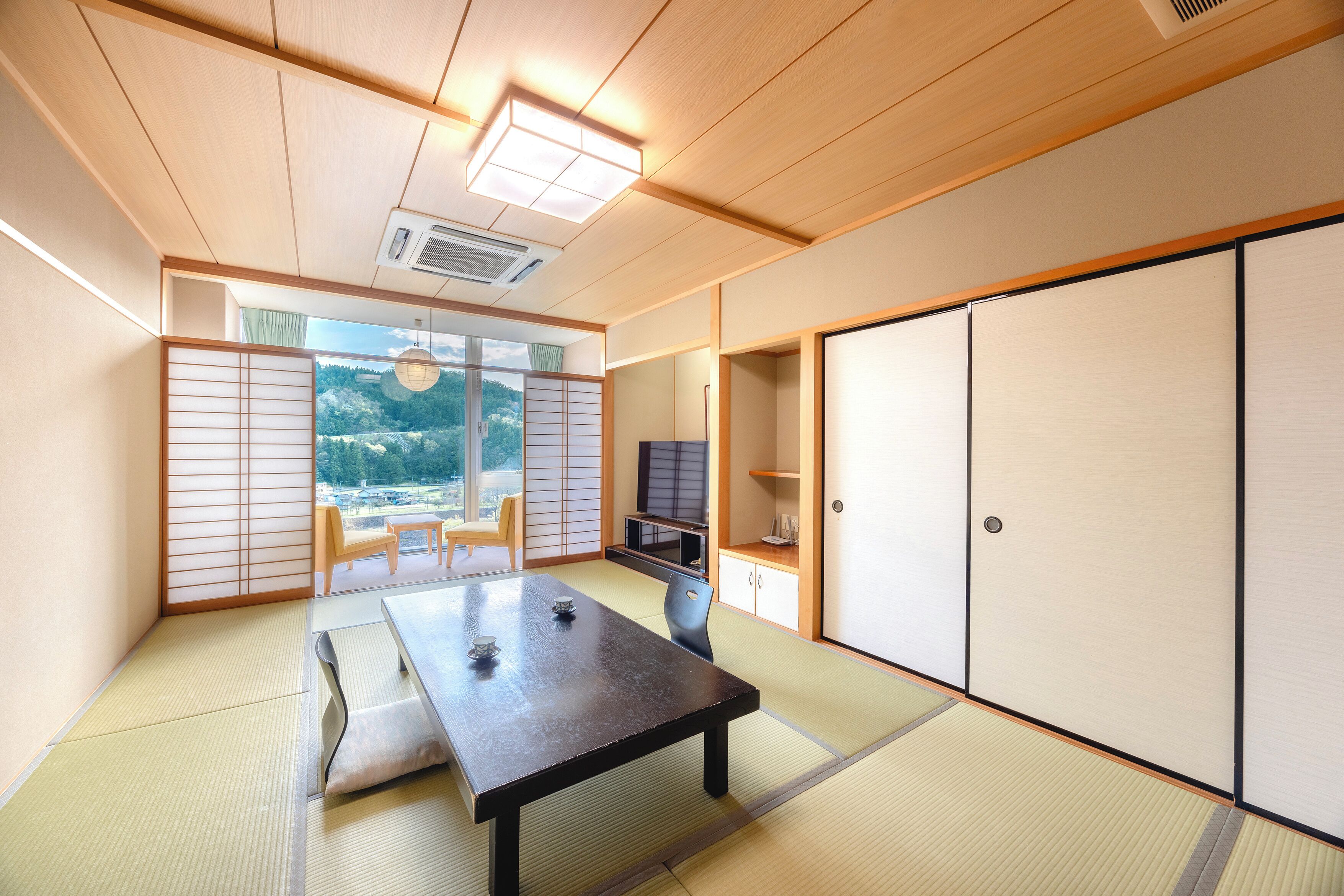 Japanese-style Quadruple Room | In-room safe, iron/ironing board, free WiFi