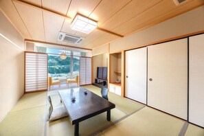 Japanese-style Quadruple Room | In-room safe, iron/ironing board, free WiFi - Yutoria Ecchu (Toyama)