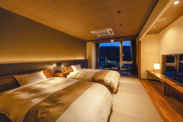 Superior Twin Room | In-room safe, iron/ironing board, free WiFi