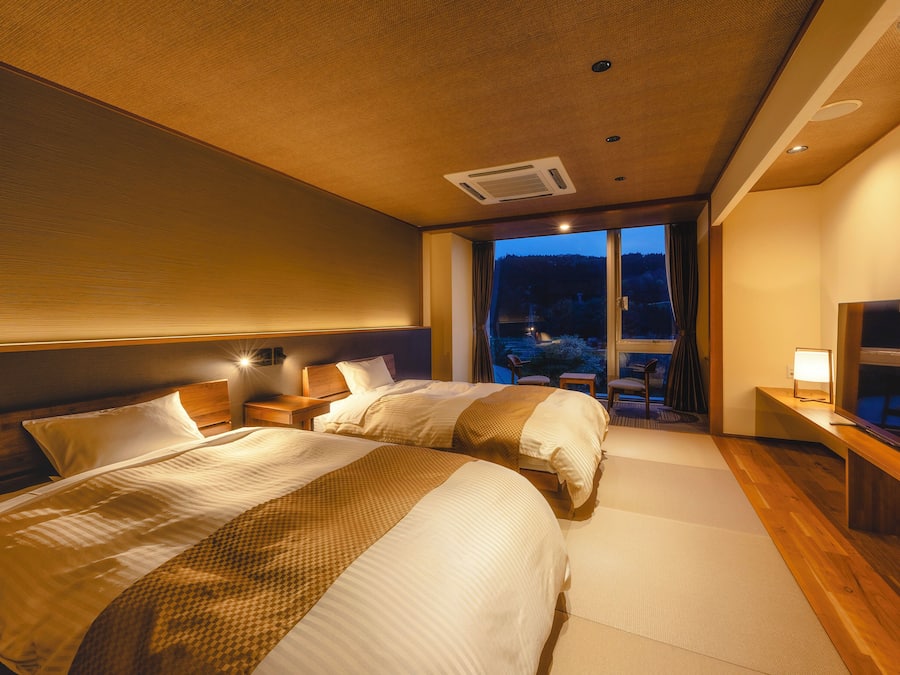 Superior Twin Room | Peti besi dalam bilik, seterika/papan seterika, Wi-fi percuma