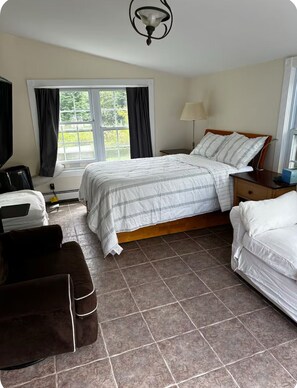 1 bedroom, iron/ironing board, internet, bed sheets