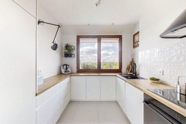 Mikrobølgeovn og oppvaskmaskin