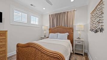 4 bedrooms, desk, iron/ironing board, free WiFi