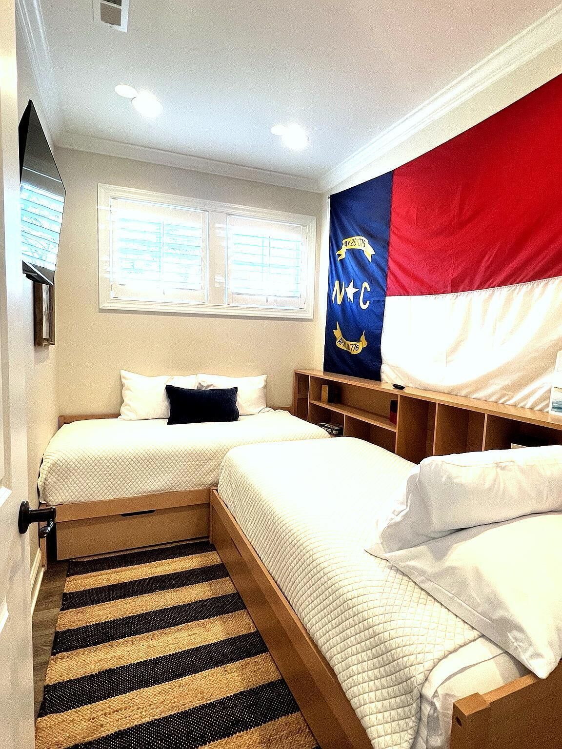 4 bedrooms, desk, iron/ironing board, free WiFi