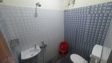 Shower, towels, soap, shampoo