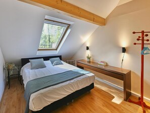 2 chambres, fer et planche à repasser, accès Internet