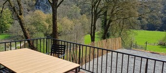 Renovated chalet located by the Ourthe.