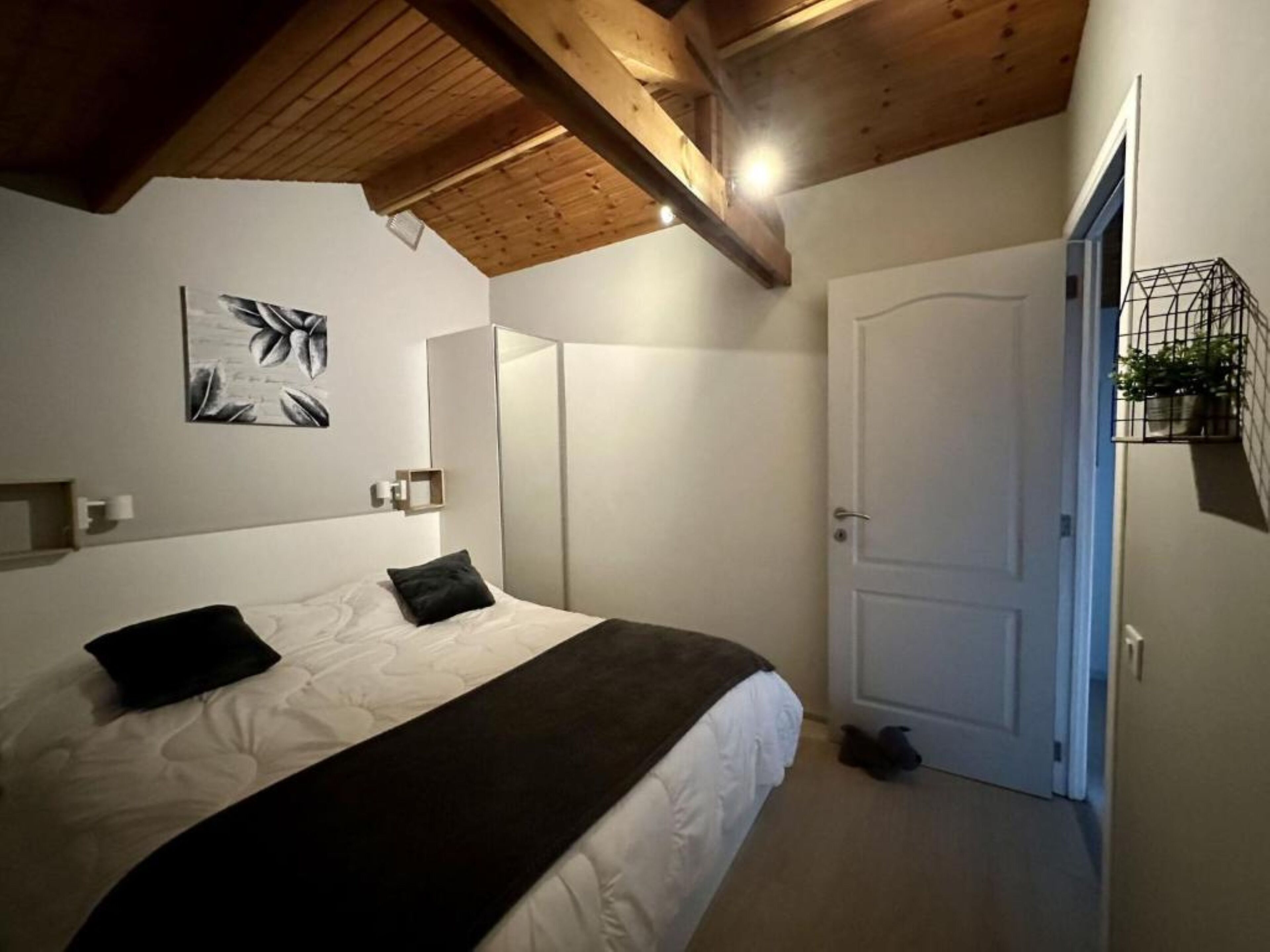 2 bedrooms, internet