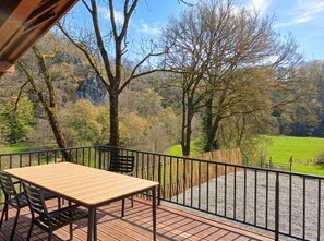 Patio / Balcony - Renovated chalet located by the Ourthe. (Tohogne)