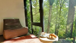 Dining - A treehouse in the heart of La Roche (La Roche en Ardenne)