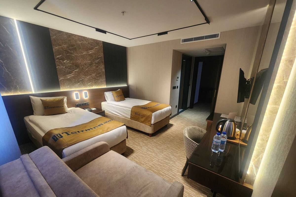 Standard Triple Room | Desk, WiFi (free)