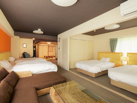 85 sqm Western Japanese Suite room for 8 people, Non Smoking | Free WiFi, bed sheets. ReyZenitKinosakisuiteVILLA