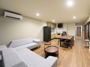 Deluxe Room - 85 sqm with 6 Beds | WiFi (free), bed sheets - Relostay Villa Kinosaki The Condominium (Toyooka)