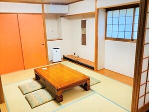50 sqm Western Japanese room for 4 people, Non Smoking | Free WiFi, bed sheets - ReyZenitKinosakisuiteVILLA (Toyooka)