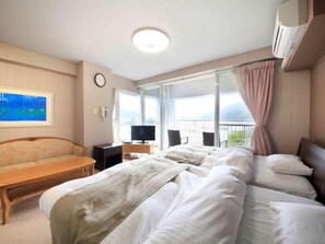 50 sqm Western Japanese room for 4 people, Non Smoking | Free WiFi, bed sheets - ReyZenitKinosakisuiteVILLA (Toyooka)