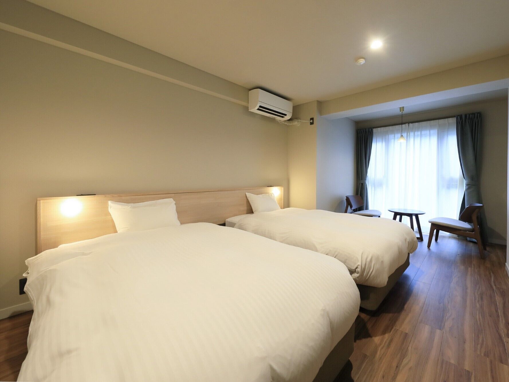 Free WiFi, bed sheets