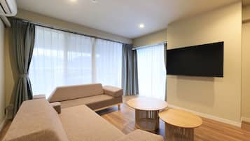 Quarto standard, várias camas | Wi-Fi de cortesia, roupa de cama