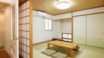 60 sqm Western Japanese room for 6 people, Non Smoking | Free WiFi