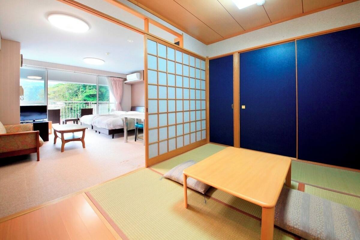 Room, Multiple Beds, Lanai