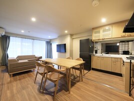 Standard Room -60 sqm with 4 Beds | WiFi (free), bed sheets