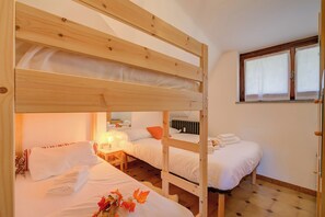 Standard Apartment, Multiple Bedrooms (Appartamento Nido Alpino) | 1 bedroom, free WiFi, bed sheets - Appartamento Nido Alpino (Pragelato)