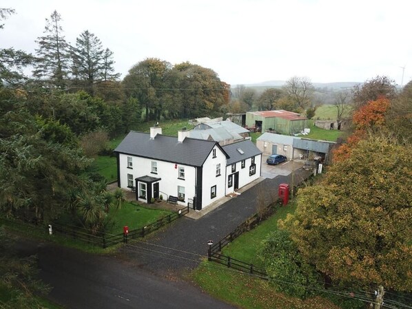 Front of property - The Old Post Office Lodge and Retreat (Enniskillen)