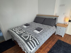 Double Room, Garden View | Iron/ironing board, free WiFi - The Old Post Office Lodge and Retreat (Enniskillen)