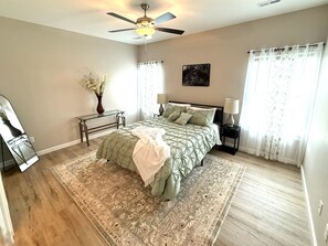 3 bedrooms, iron/ironing board, Internet, bed sheets