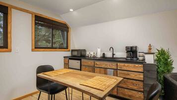 微波炉、茶具/咖啡用具、厨具/餐具、餐桌