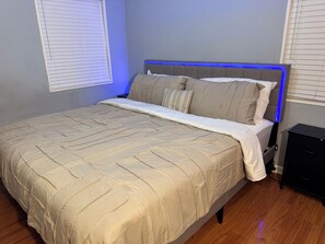 4 chambres, fer et planche à repasser, Wi-Fi, draps fournis