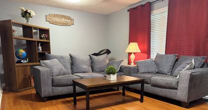 Knoxville Charm: 4BR Oasis Near Downtown & UT