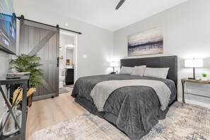 1 dormitorio, tabla de planchar con plancha, Internet y ropa de cama