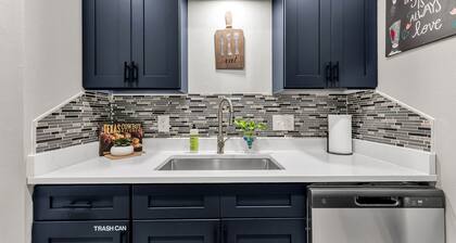 Lily: Studio Apt, 4 Minute Walk to Campus, Newly Remodeled