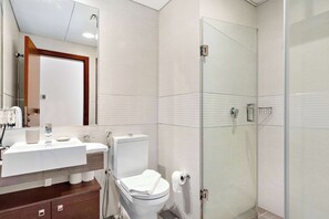 تجهيزات دش، مجففات شعر، مناشف