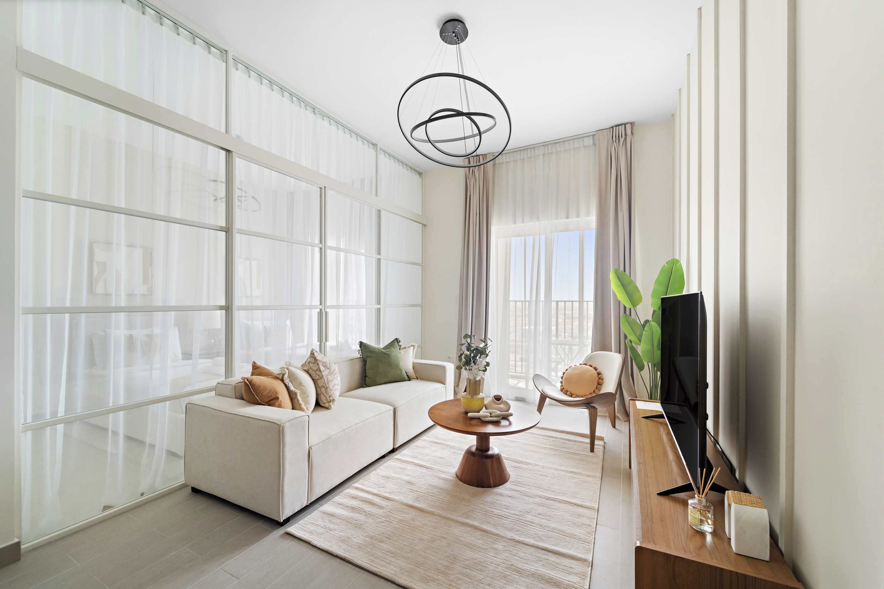 Televisión y oficina 