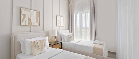 2 bedrooms, desk, iron/ironing board, WiFi