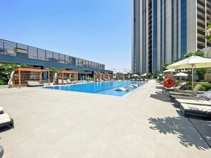 حمام سباحة