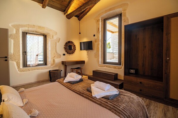 3 bedrooms, travel crib, free WiFi