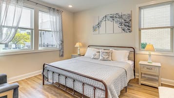 4 bedrooms, iron/ironing board, travel cot, Internet
