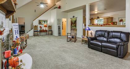 Relax By the Lake: Quiet East Texas Retreat